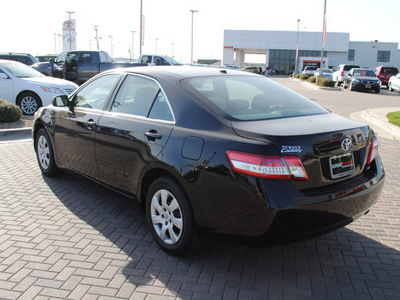 toyota camry 2011 black sedan le gasoline 4 cylinders front wheel drive automatic 76087