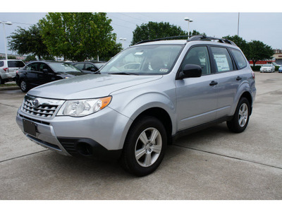 subaru forester 2012 silver wagon 2 5x gasoline 4 cylinders all whee drive automatic 77099