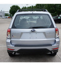 subaru forester 2012 silver wagon 2 5x gasoline 4 cylinders all whee drive automatic 77099