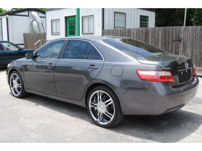 toyota camry 2009 dk  gray sedan le gasoline 4 cylinders front wheel drive automatic 77070