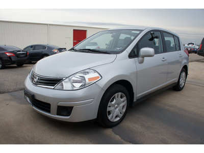 nissan versa 2012 silver hatchback 1 8 s gasoline 4 cylinders front wheel drive automatic 76543