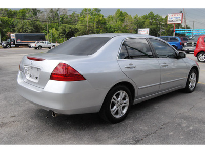 honda accord 2006 silver sedan lx special edition gasoline 4 cylinders front wheel drive automatic 77070