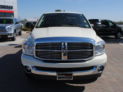 dodge ram pickup 1500 2008 white pickup truck gasoline 8 cylinders rear wheel drive automatic with overdrive 76087