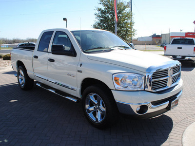 dodge ram pickup 1500 2008 white pickup truck gasoline 8 cylinders rear wheel drive automatic with overdrive 76087