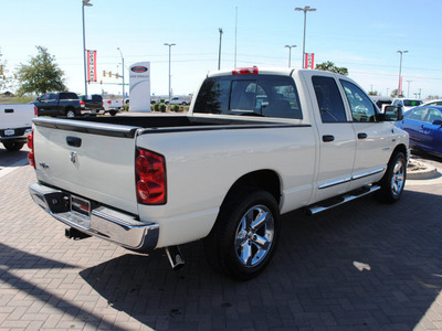 dodge ram pickup 1500 2008 white pickup truck gasoline 8 cylinders rear wheel drive automatic with overdrive 76087