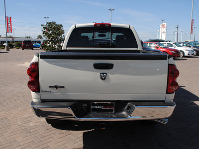 dodge ram pickup 1500 2008 white pickup truck gasoline 8 cylinders rear wheel drive automatic with overdrive 76087