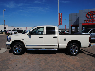 dodge ram pickup 1500 2008 white pickup truck gasoline 8 cylinders rear wheel drive automatic with overdrive 76087