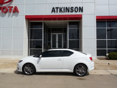 scion tc 2011 white hatchback gasoline 4 cylinders front wheel drive automatic 77802