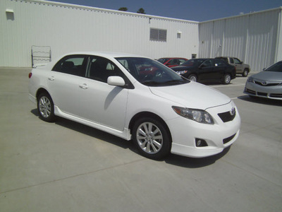 toyota corolla 2009 white sedan s gasoline 4 cylinders front wheel drive automatic 75503