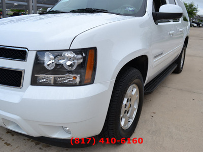 chevrolet suburban 2012 white suv lt 1500 flex fuel 8 cylinders 2 wheel drive automatic 76051