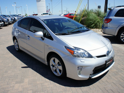 toyota prius 2012 silver hatchback v hybrid 4 cylinders front wheel drive cont  variable trans  76087