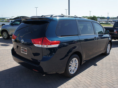 toyota sienna 2012 south paci van xle 8 passenger gasoline 6 cylinders front wheel drive 6 speed automatic 76087