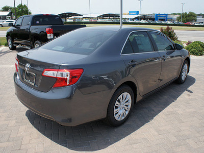 toyota camry 2012 gray sedan l gasoline 4 cylinders front wheel drive 6 speed automatic 76087