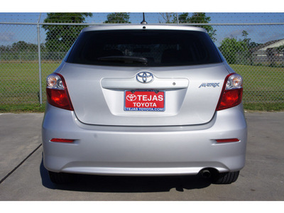 toyota matrix 2011 silver hatchback gasoline 4 cylinders front wheel drive automatic 77338