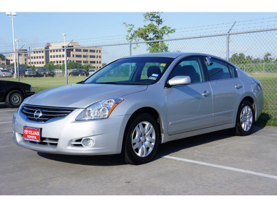 nissan altima 2011 silver sedan 2 5 s gasoline 4 cylinders front wheel drive automatic 77338
