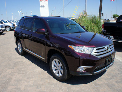 toyota highlander 2012 crimson suv se gasoline 6 cylinders front wheel drive 5 speed automatic 76087