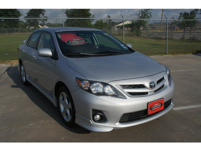 toyota corolla 2011 silver sedan s gasoline 4 cylinders front wheel drive automatic 77338