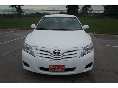 toyota camry 2011 white sedan le gasoline 4 cylinders front wheel drive automatic 77338