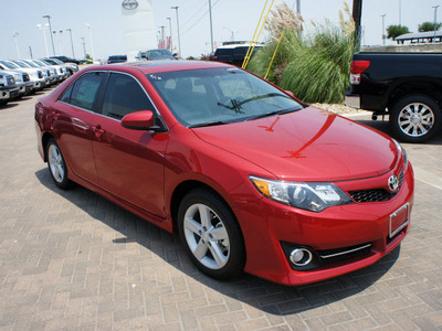 toyota camry 2012 red sedan se gasoline 4 cylinders front wheel drive 6 speed automatic 76087