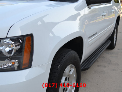 chevrolet suburban 2012 white suv lt 1500 w dvd flex fuel 8 cylinders 4 wheel drive automatic 76051