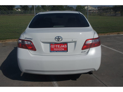 toyota camry 2009 white sedan xle gasoline 4 cylinders front wheel drive automatic 77338