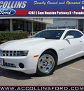 chevrolet camaro 2011 white coupe ls gasoline 6 cylinders rear wheel drive 6 speed manual 77505
