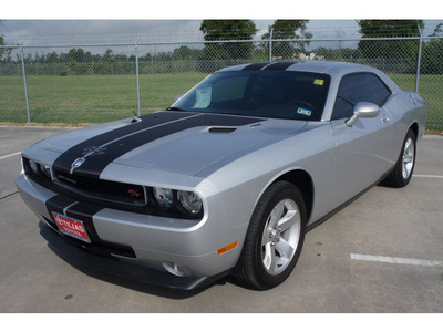 dodge challenger 2010 silver coupe r t gasoline 8 cylinders rear wheel drive 6 speed manual 77338