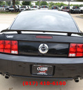 ford mustang 2009 black coupe gt premium gasoline 8 cylinders rear wheel drive standard 76051