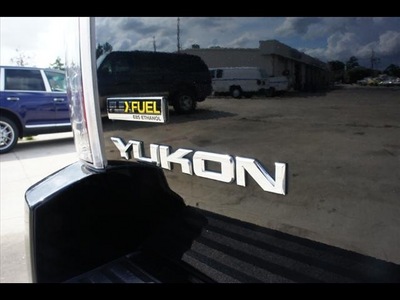 gmc yukon 2009 black suv denali gasoline 8 cylinders 2 wheel drive shiftable automatic 77338