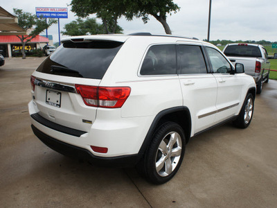 jeep grand cherokee 2011 stone white suv laredo gasoline 6 cylinders 2 wheel drive 5 speed automatic 76087