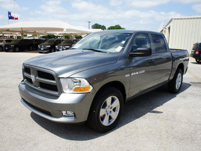 ram ram pickup 1500 2012 gray st gasoline 8 cylinders 4 wheel drive 6 speed automatic 76087