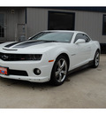 chevrolet camaro 2010 white coupe ss gasoline 8 cylinders rear wheel drive automatic with overdrive 77706