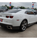 chevrolet camaro 2010 white coupe ss gasoline 8 cylinders rear wheel drive automatic with overdrive 77706