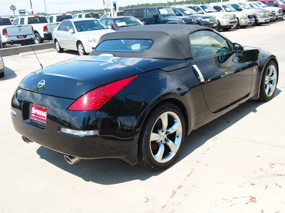 nissan 350z 2007 black gasoline 6 cylinders rear wheel drive automatic 77388