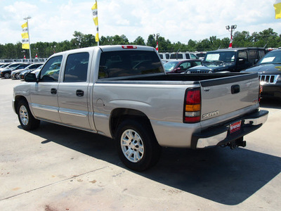 gmc sierra 1500 2005 silver gasoline 8 cylinders rear wheel drive 4 speed automatic 77388