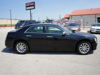 chrysler 300 2011 black sedan limited gasoline 6 cylinders rear wheel drive 5 speed automatic 76087