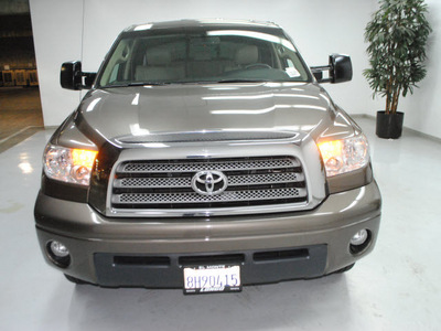 toyota tundra 2007 brown limited gasoline 8 cylinders rear wheel drive automatic 91731
