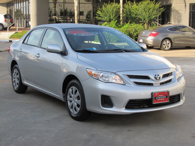 toyota corolla 2011 silver sedan le gasoline 4 cylinders front wheel drive automatic with overdrive 77074