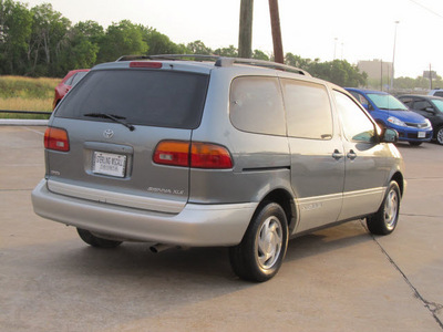 toyota sienna 2000 silver van le gasoline 6 cylinders front wheel drive automatic with overdrive 77074