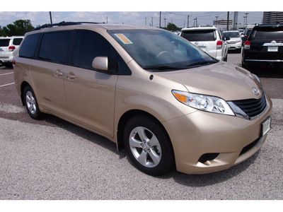 toyota sienna 2012 tan van le 8 passenger gasoline 6 cylinders front wheel drive automatic 77074