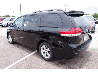 toyota sienna 2012 black van le 8 passenger gasoline 6 cylinders front wheel drive automatic 77074