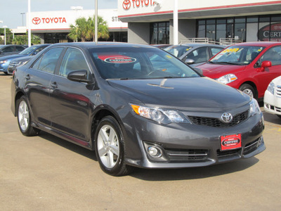 toyota camry 2012 gray sedan se gasoline 4 cylinders front wheel drive shiftable automatic 77074