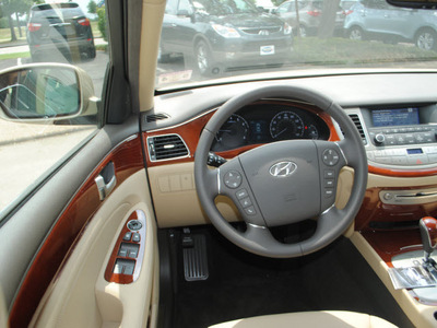 hyundai genesis 2012 beige sedan gasoline 6 cylinders rear wheel drive automatic 75075