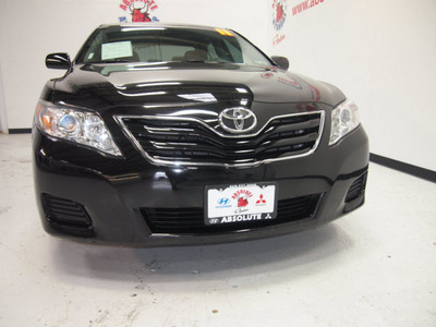 toyota camry 2011 black sedan le gasoline 4 cylinders front wheel drive automatic 75150