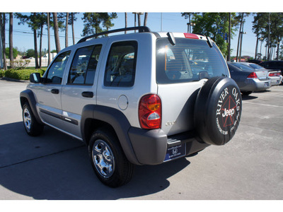 jeep liberty 2004 silver suv sport gasoline 6 cylinders rear wheel drive automatic 77339