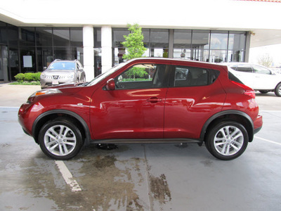 nissan juke 2011 red s gasoline 4 cylinders front wheel drive shiftable automatic 77477