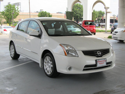 nissan sentra 2010 white sedan 2 0 s gasoline 4 cylinders front wheel drive cont  variable trans  77477