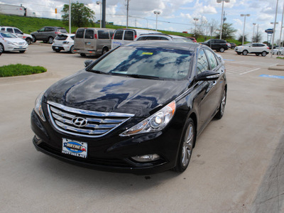 hyundai sonata 2012 black 4dr sdn 2 0t ltd at gasoline 4 cylinders front wheel drive automatic 75070