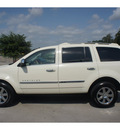 chrysler aspen 2009 white suv limited flex fuel 8 cylinders rear wheel drive 5 speed automatic 77338