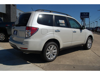 subaru forester 2011 white 2 5x premium gasoline 4 cylinders all whee drive automatic with overdrive 77627